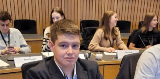 David Fedotovskiy aus Velbert vertritt für drei Tage den örtlichen CDU-Abgeordneten Martin Sträßer. Foto: Büro Sträßer