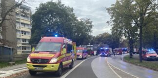 Zahlreiche Rettungskräfte sind in Erkrath im Einsatz. Foto: FW Ratingen