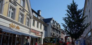 Die Düsseldorfer Straße: So sah es im Sommer aus. Foto: Baaske/Archiv