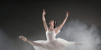 Plakatmotiv zu "Giselle" - Ballett in zwei Akten von Ben Van Cauwenbergh nach Jean Coralli, Jules Perrot und Marius Petipa. Foto: Hans Gerittsen