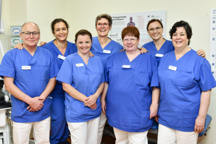 Das Team der Klinik für Gefäßchirurgie informiert beim Aktionstag. Foto: Helios