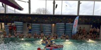 So sah es vergangenes Jahr beim Wasserkino aus - diesmal gibt es die Party ohne Film. Foto: DLRG/Archiv
