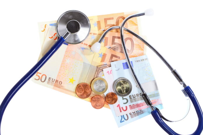 Die Beiträge für die Krankenversicherung könnten zum Jahreswechsel steigen. Foto: VZ NRW/Adpic