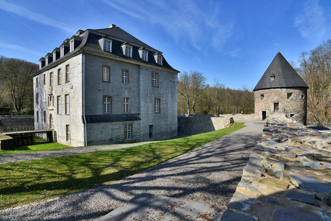 Am Schloss Hardenberg findet die zentrale Gedenkfeier zum Volkstrauertag statt. Foto: Mathias Kehren