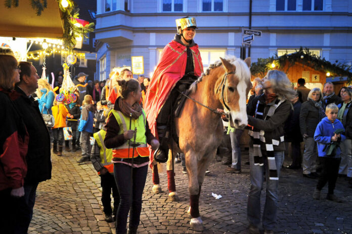 In Velbert-Mitte, Neviges und Langenberg (Archivfoto: Mathias Kehren) ziehen in den kommenden Wochen die St. Martinszüge.