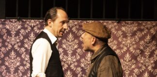 Peter Wagner und Reiner Gabriel während einer Szene. Foto: Hosser