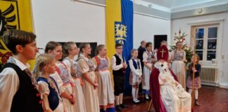 Der Nikolaus ließ sich den Besuch nicht nehmen. Foto: LMS Velbert