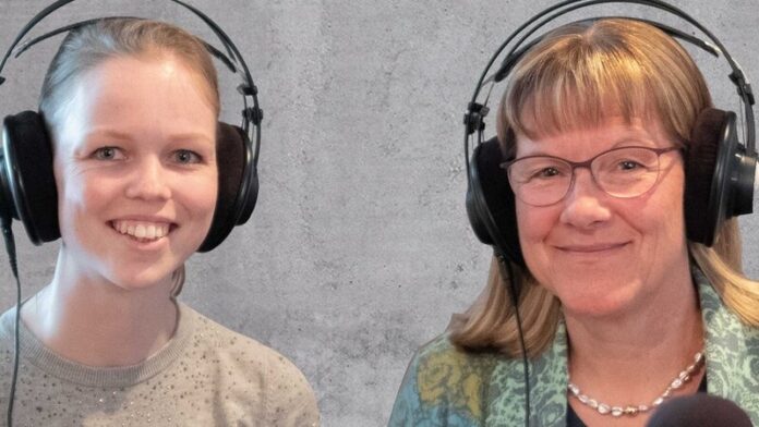 Annika Schmitz, Assistenzärztin der Klinik für Kinder- und Jugendmedizin und Susanne Leppler, Koordinatorin der Down Ambulanz am Helios Klinikum Niederberg. Foto: Helios