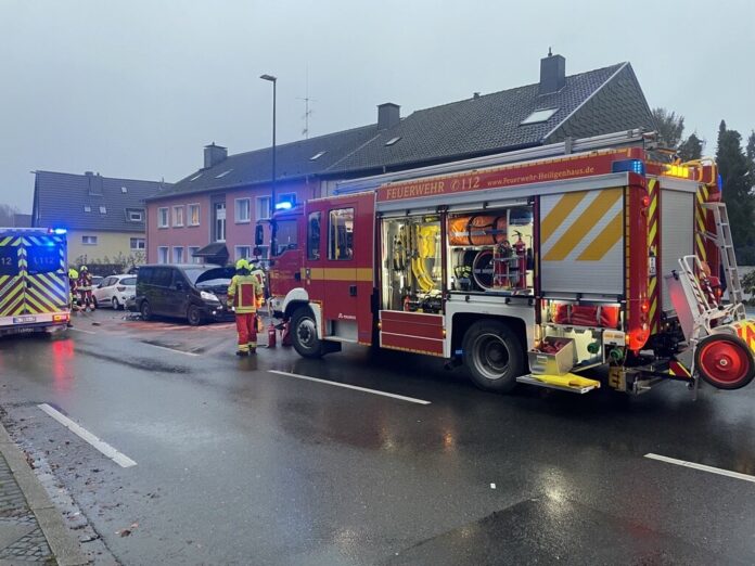 Die Feuerwehr sicherte die Einsatzstelle auf dem Südring. Foto: Feuerwehr Heiligenhaus