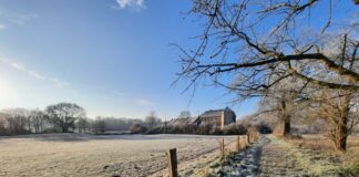 Das Haus Bürgel bei frostigen Temperaturen. Foto: Biologische Station Haus Bürgel