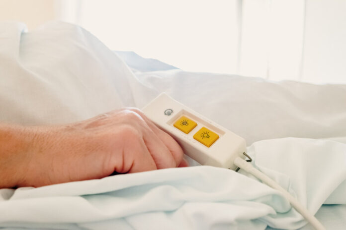Im Notfall können Ehepartner zum Teil Entscheidungen für den anderen treffen. Foto: VZ NRW/Adpic
