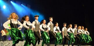 Das Ensemble „Danceperados of Ireland“ kommt nach Ratingen. Foto: Georg Eisenhuth