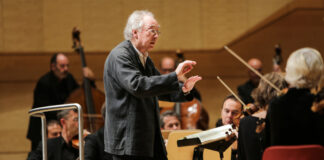 Der Dirigent Philippe Herreweghe in Aktion. Foto: Sven Lorenz