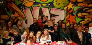 Die Gewinner des vorweihnachtlichen Kickerturniers. Foto: Baaske