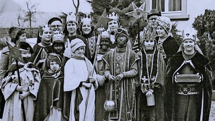 Der Kalender enthält viele historische Aufnahmen aus Wülfrath. Foto: Verein