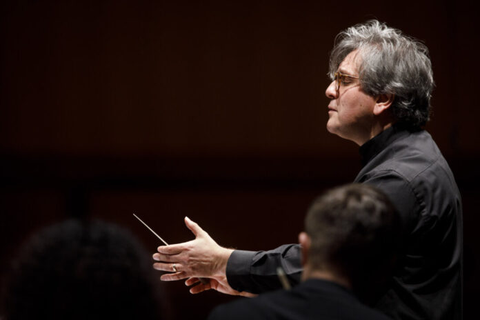 Antonio Pappano dirigierend. Foto: Musacchio, Ianniello & Pasqualini