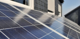 Mit einer Photovoltaikanlage können private Dachbesitzer einen Beitrag zur Energiewende leisten. Foto: Mathias Kehren