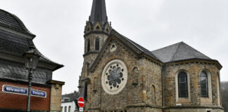 Die Eventkirche in Velbert-Langenberg ist der Ort des Geschehens. Foto: Mathias Kehren