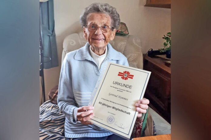 Vor knapp eineinhalb Jahren ehrte sie der Verein noch für 60-jährige Mitgliedschaft mit einer Urkunde. Jetzt ist Gertrud Hammes 101 Jahre alt geworden. Archivfoto: NTV