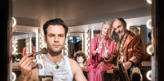 Marc Laade, Jessica Kosmalle, David Fische und weitere Darsteller gastieren in der Stadthalle Erkrath und präsentieren ein Stück nach J. Meyerhoffs erfolgreichem Roman. Foto: Baraniak