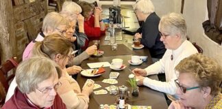 Auch Klassiker landen auf dem Spieletisch in den Kutscherstuben. Foto: BV Düssel/Archiv