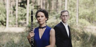 Das Duo Aust spielt im Ratinger Stadttheater. Bildrechte: Künstler
