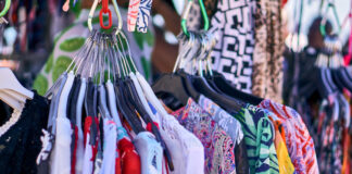 Flohmarkt und Ladies Night im Familienzentrum “Kastanienallee” Schöne Sachen gehen beim Ladies Night-Trödel von Frau zu Frau. Symbolfoto: Pixabay