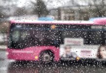 Das Wetter ist regnerisch, zudem können Böen wehen. Foto: Volkmann
