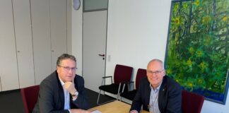 Bürgermeister Rainer Ritsche mit dem CDU-Landtagsabgeordneten Martin Sträßer. Foto: Büro Sträßer