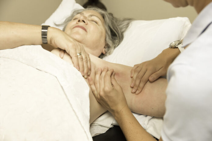 In einem Vortrag geht es um Lymphödme und deren Behandlung. Foto: Helios Klinikum Niederberg | iStock