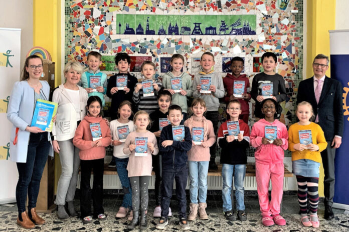 Die Kinder der Klasse 2 der Grundschule Birth haben ihre Bücher schon bekommen. Foto: privat