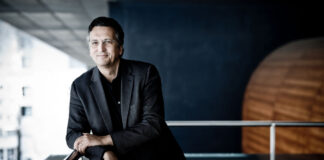Michael Sanderling übernimmt für Julian Rachlin. Foto: Marco Borggreve