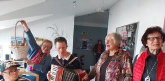 Es gab Akkordeonmusik, um für Stimmung zu sorgen. Foto: FU