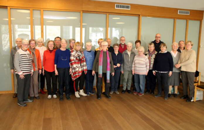 Der Mettmanner Chor 60+ singt. Foto: Chor