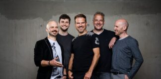 "Alte Bekannte" präsentieren ihr Programm „Nix geht über LIVE“. Foto: Costa Belibasakis
