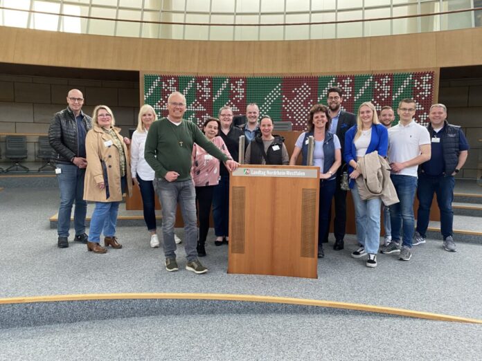 Auf Einladung des örtlichen Abgeordneten Martin Sträßer war der CDU-Ortsverband aus Velbert zu Gast in der Landeshauptstadt. Foto: Büro Sträßer