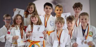 Der Judo-Nachwuchs aus der Kreisstadt: Jesper, Tamina, Lilli, Emily, Uğur, Oscar (oben), Anton, Julius, Henri und Florian von Mettmann-Sport. Foto: ME-Sport