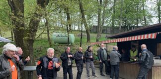 Eine Pause in der Natur gehörte zur Motorradtour dazu. Foto: BV Düssel