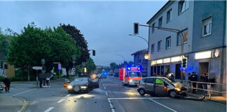 Am Montagabend wurde eine 50-Jährige bei einem Abbiegeunfall schwer verletzt. Foto: Polizei
