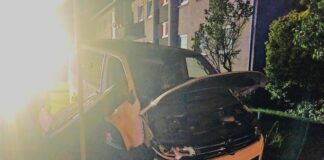 Der Van des 39-Jährigen aus Neuss wurde erheblich beschädigt. Foto: Polizei