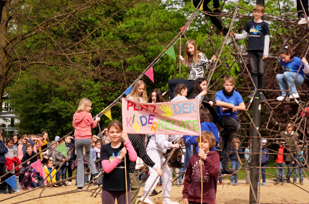 Der "Platz der Kinderrechte" bei der Anne-Frank-Schule. Foto: Stadt Ratingen