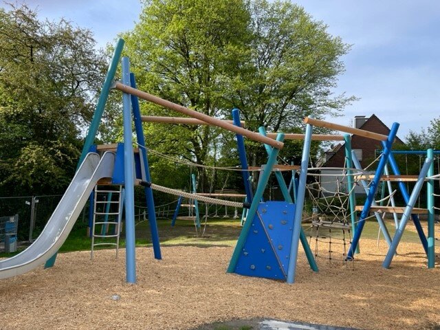Der Hochseilgarten auf dem Spielplatz an der Mozartstraße bietet vielfältige Spielmöglichkeiten. Foto: Stadt Ratingen Der Hochseilgarten auf dem Spielplatz an der Mozartstraße bietet vielfältige Spielmöglichkeiten. Foto: Stadt Ratingen