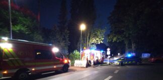 Bis in die Dunkelheit wear die Feuerwehr vor Ort. Foto: Feuerwehr Heiligenhaus