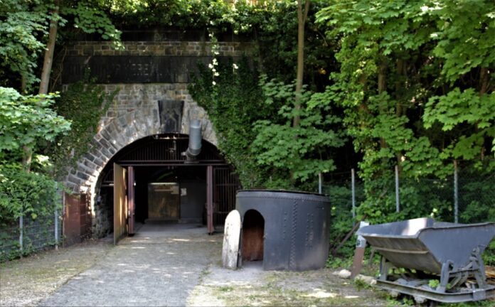 Seit über 20 Jahren gibt es in Wülfrath den Zeittunnel. Foto: Kling