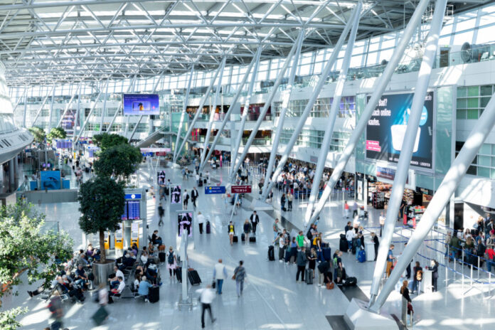 Ein Blick in ein Terminal des Düsseldorfer Flughafens. Foto: Andreas Wiese / Flughafen Düsseldorf