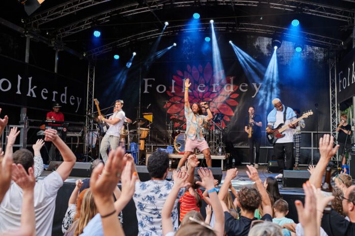 Das Folkerdey-Festival – hier eine Aufnahme vom letzten Jahr – lockt am 17. Juni ans Eisenzeitliche Gehöft in den Volkardeyer Park. (Foto: Stadt Ratingen