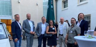 Markus Stimmler, IHK, Karsten Niemann Wirtschaftsförderer, Bürgermeister Rainer Ritsche, Sandra Jachmann, Dr. Peter Mullen, Michael Kürten und Jochen Stiebel. Foto: Stadt Wülfrath