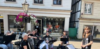 Die Musikfreunde in der Innenstadt. Foto: Iris Truschinski