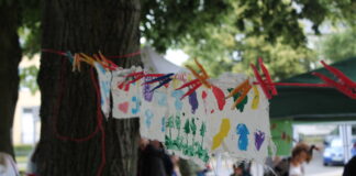 Auf dem Kinderfest in Cromford bieten die Organisatoren ein buntes Programm aus Mitmach-Aktionen und Musik. Foto: LVR-Industriemuseum Textilfabrik Cromford