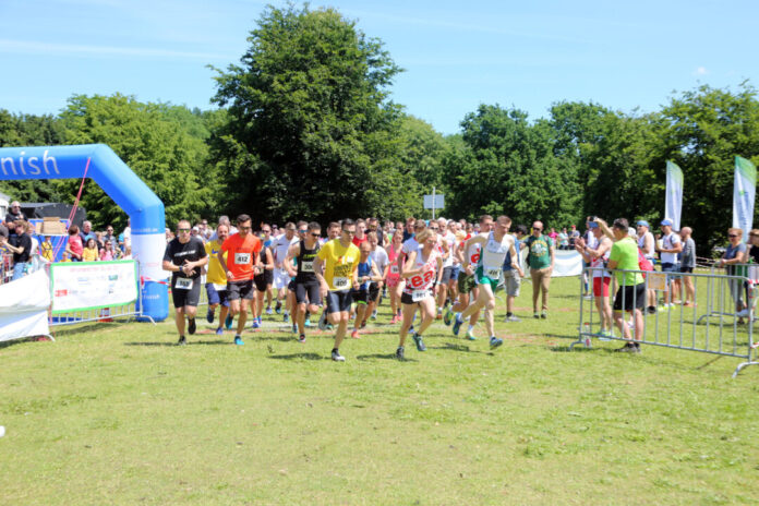 Laufstart am Grünen See, hier beim Seeuferlauf. Foto: Firmenlauf Ratingen